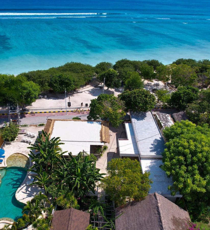 Gili Teak Beach Front Resort Джили Трауанган Екстериор снимка